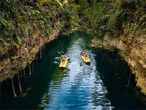 Paseo en kayak por los cenotes en el tour xenotes
