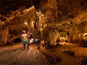 Recorrido subterráneo en Xplor